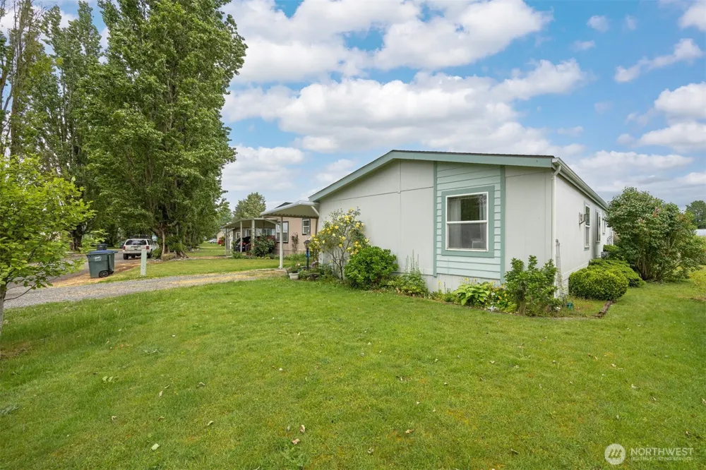 380 E Pole Road #6 Lynden, WA 98264