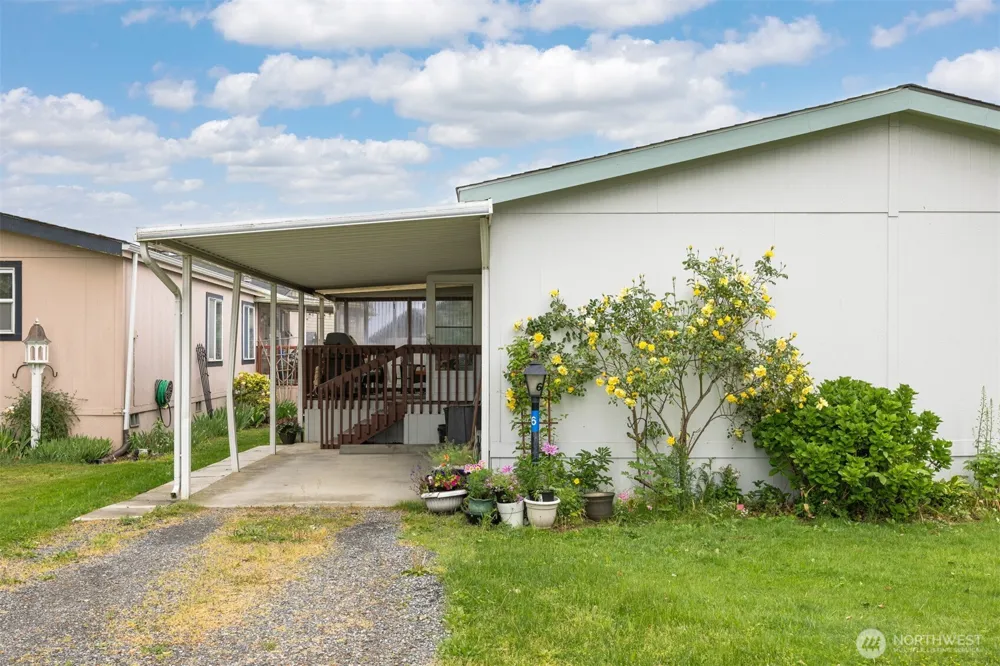 380 E Pole Road #6 Lynden, WA 98264