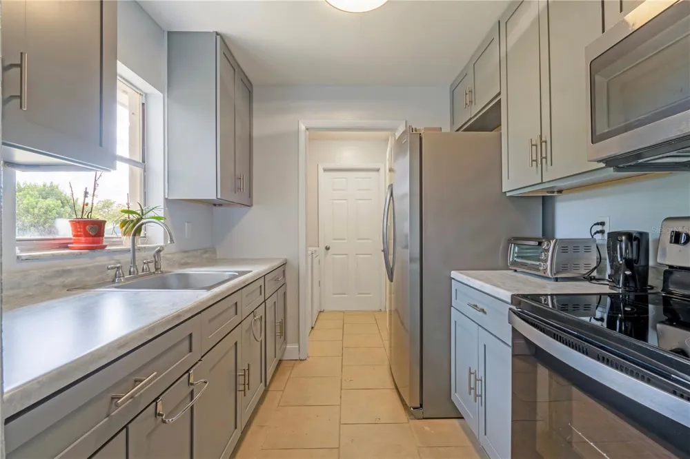 2633 BEAL STREET Deltona, FL 32738