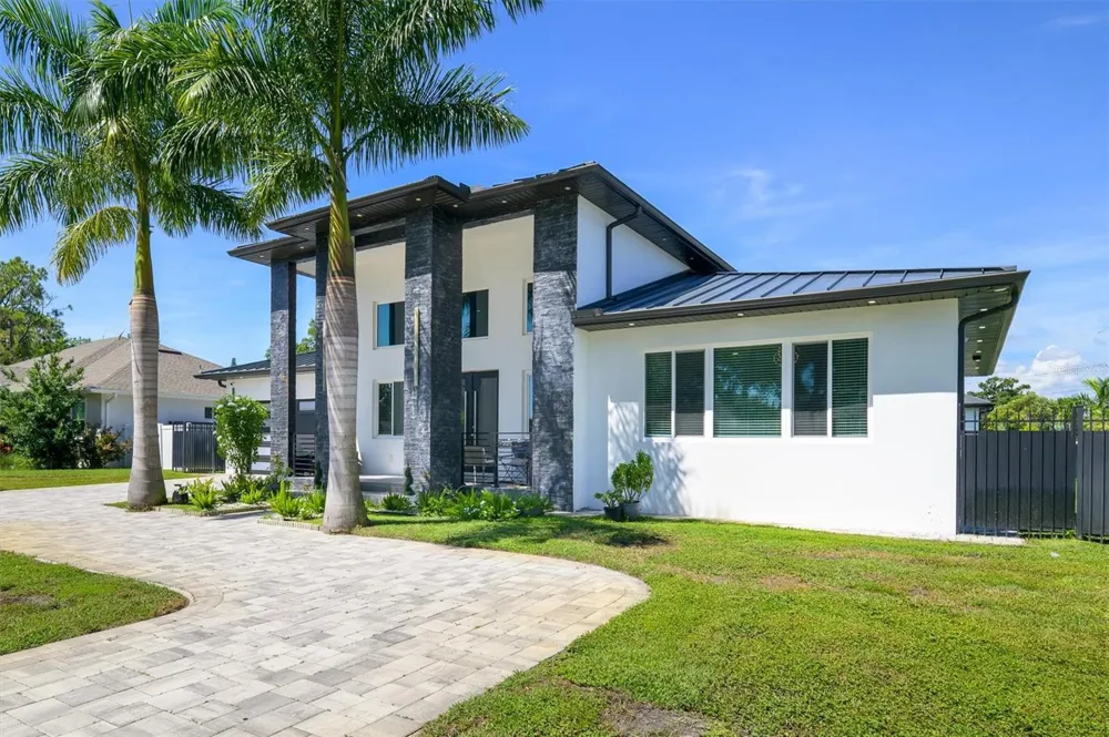 6396 18TH STREET St Petersburg, FL 33702