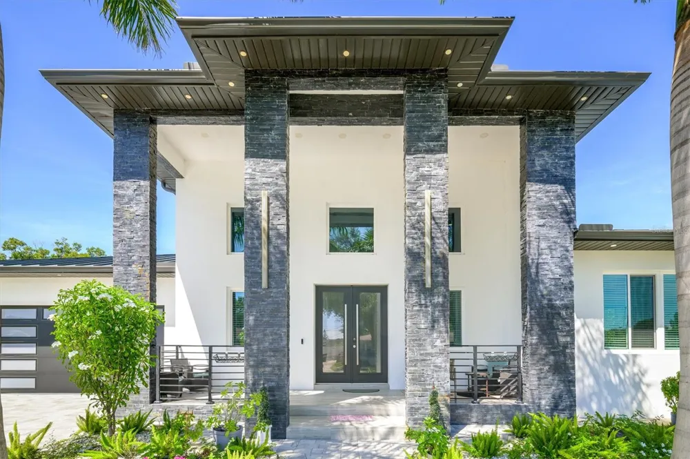6396 18TH STREET St Petersburg, FL 33702