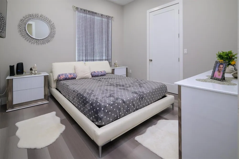 6396 18TH STREET St Petersburg, FL 33702