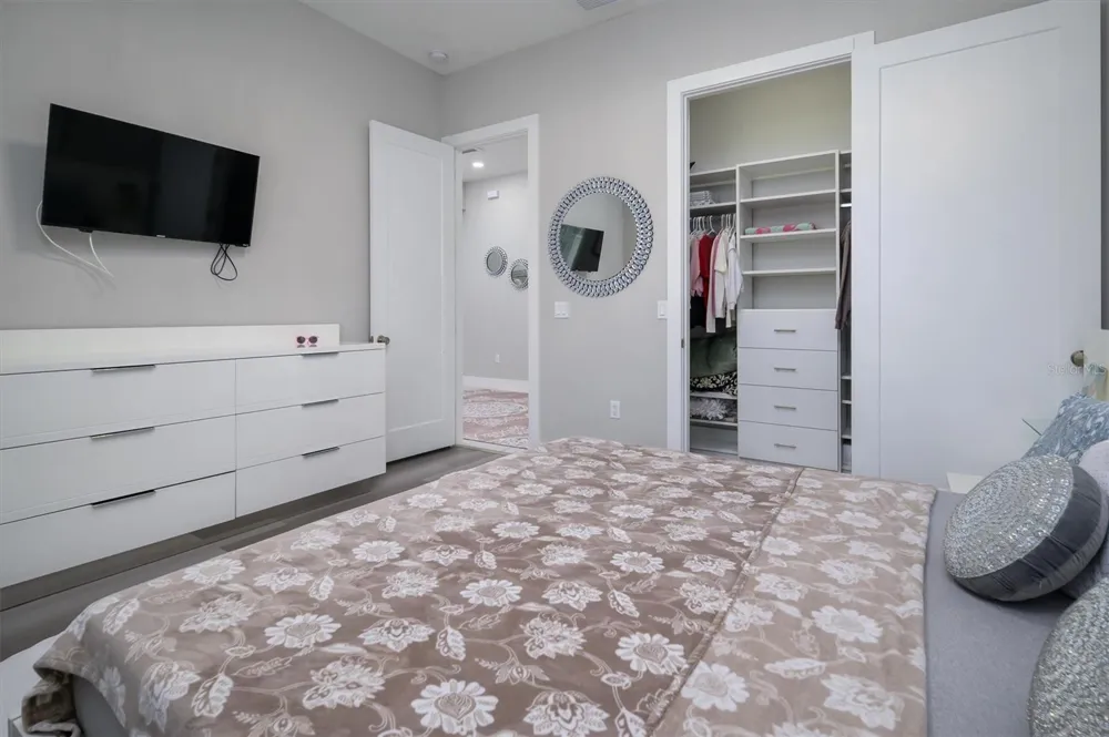 6396 18TH STREET St Petersburg, FL 33702