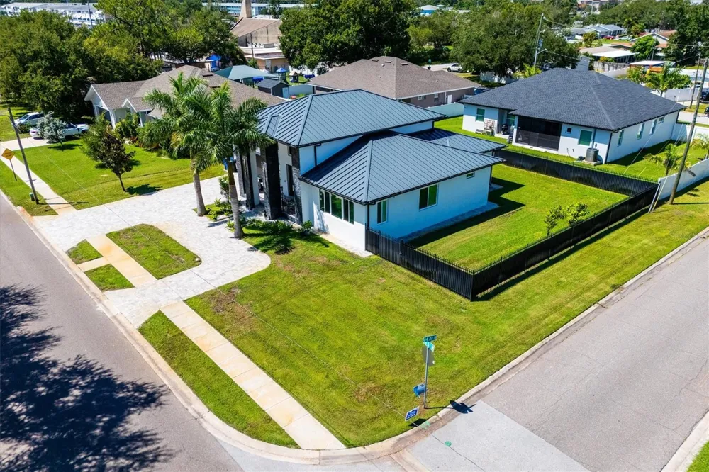 6396 18TH STREET St Petersburg, FL 33702