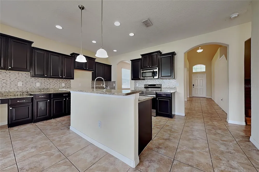 9609 ROYAL FERN COURT Tampa, FL 33647