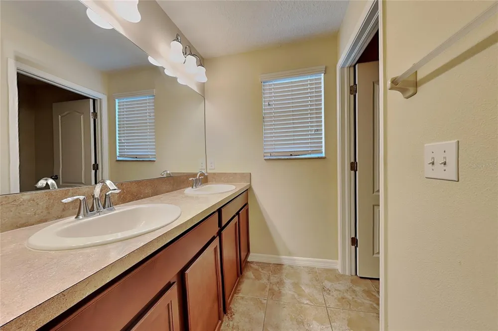 9609 ROYAL FERN COURT Tampa, FL 33647