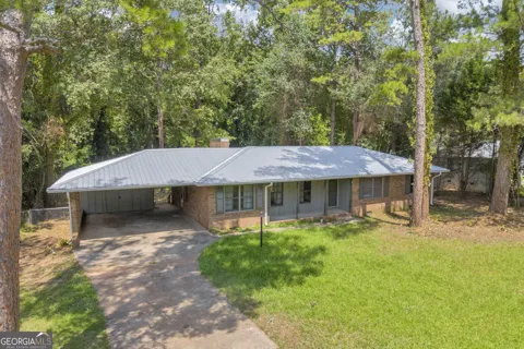 270 University CIR