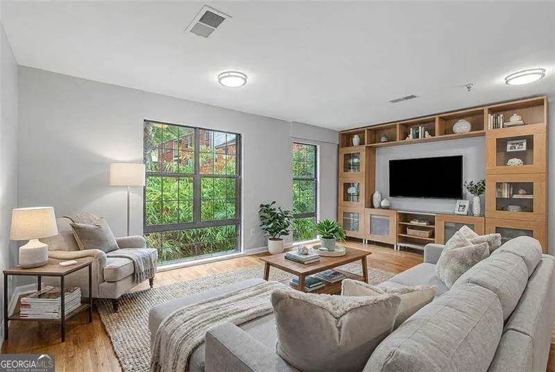317 8th ST NE Atlanta, GA 30309