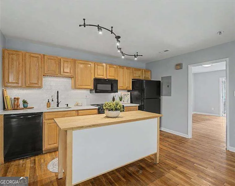 317 8th ST NE Atlanta, GA 30309