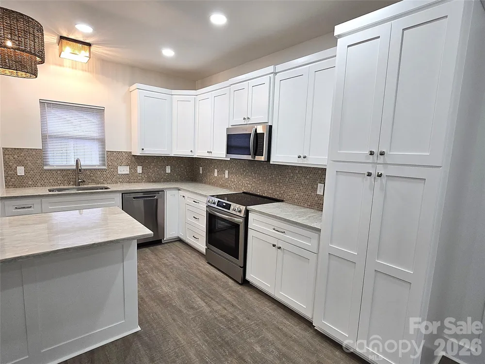 768 8th Street NE Hickory, NC 28601