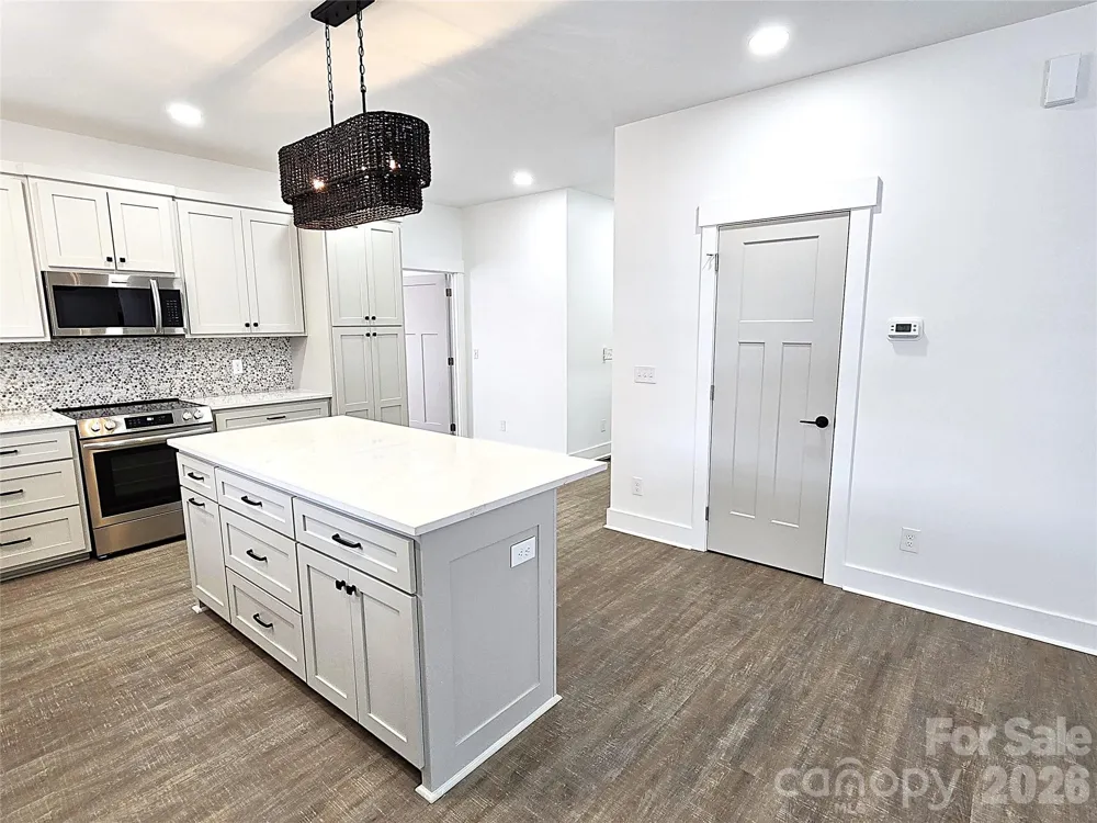 768 8th Street NE Hickory, NC 28601
