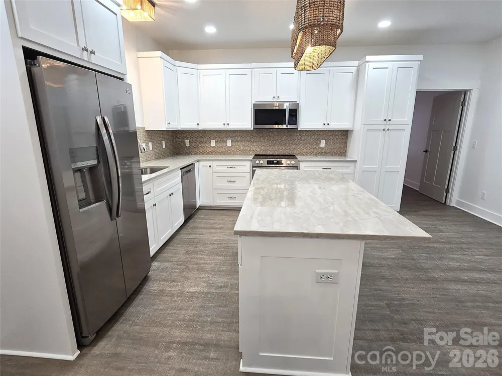 768 8th Street NE Hickory, NC 28601
