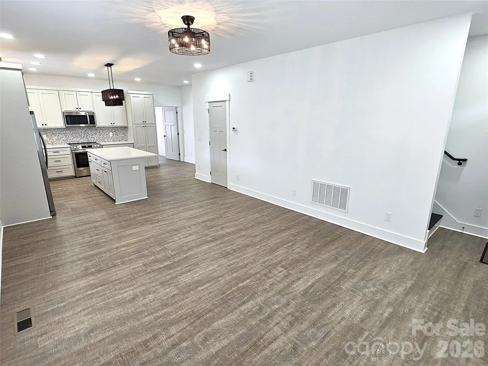 768 8th Street NE Hickory, NC 28601