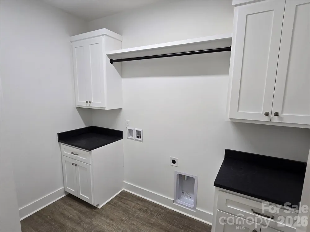 768 8th Street NE Hickory, NC 28601