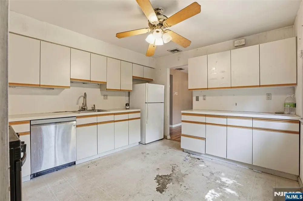 165 Glenn Avenue Norwood, NJ 07648