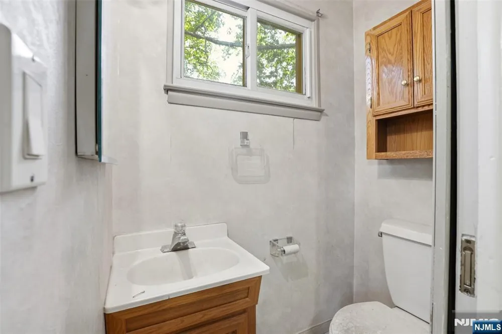 165 Glenn Avenue Norwood, NJ 07648