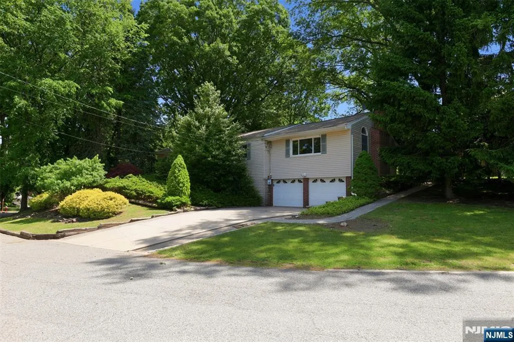 165 Glenn Avenue Norwood, NJ 07648