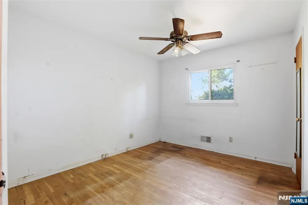 165 Glenn Avenue Norwood, NJ 07648