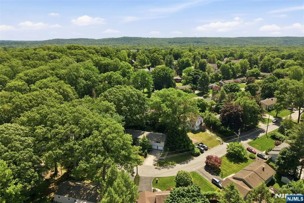 165 Glenn Avenue Norwood, NJ 07648