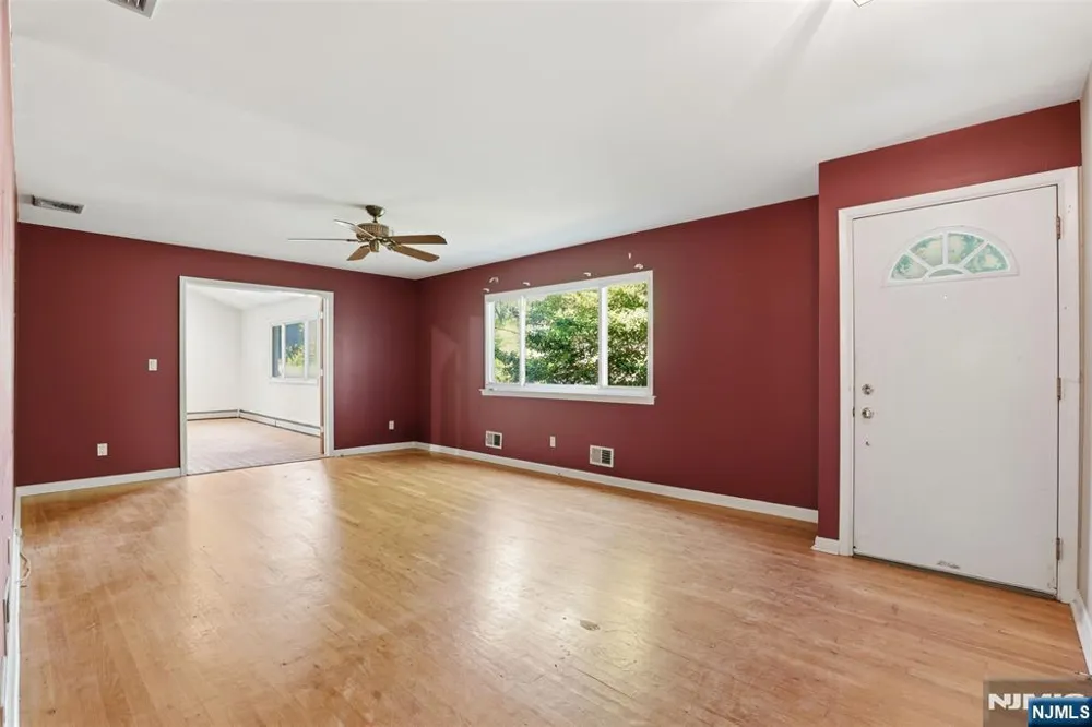 165 Glenn Avenue Norwood, NJ 07648