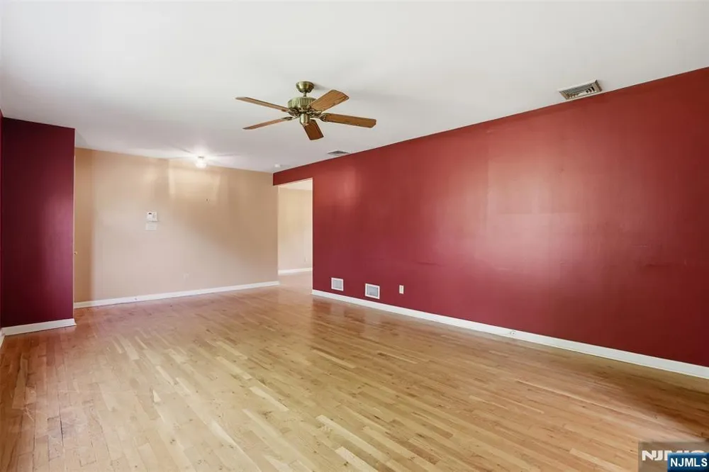 165 Glenn Avenue Norwood, NJ 07648