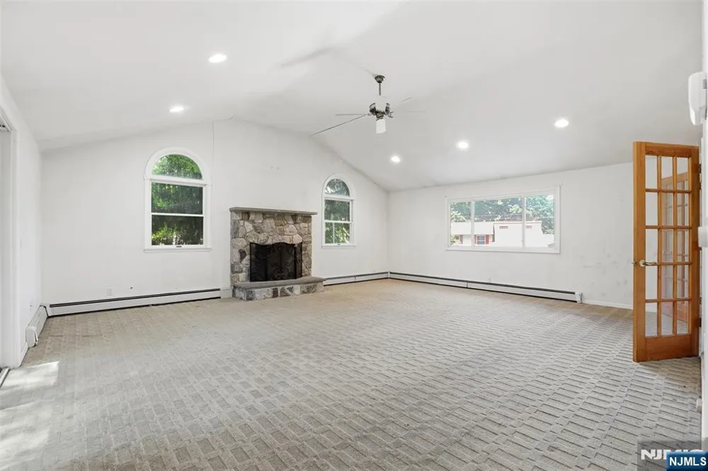 165 Glenn Avenue Norwood, NJ 07648