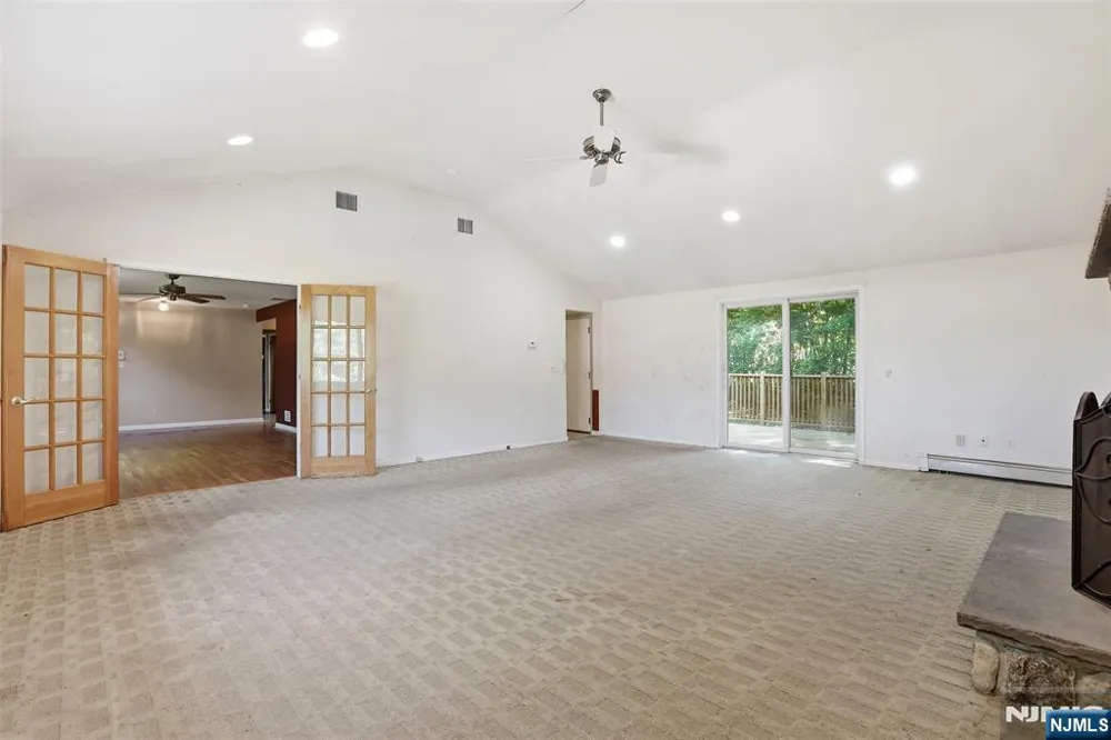 165 Glenn Avenue Norwood, NJ 07648