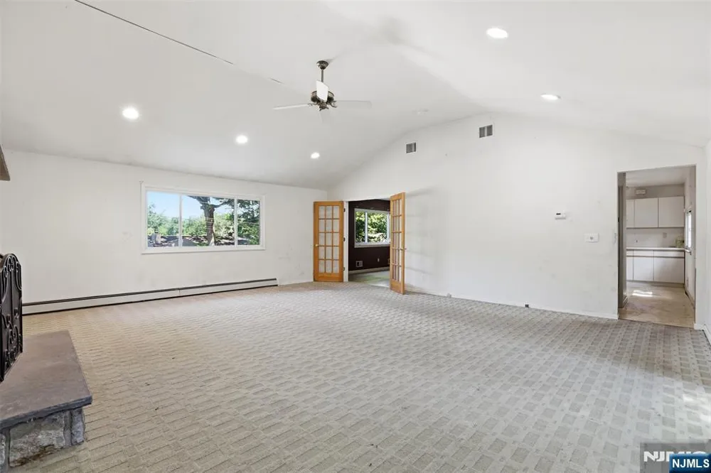 165 Glenn Avenue Norwood, NJ 07648