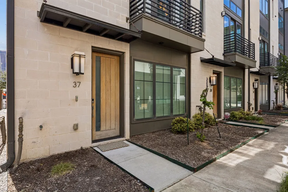 3200 Ross Avenue #37 Dallas, TX 75204