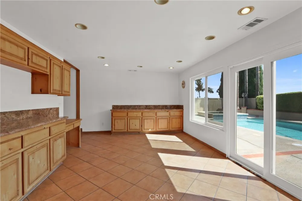 2117 W Ontario Corona, CA 92882