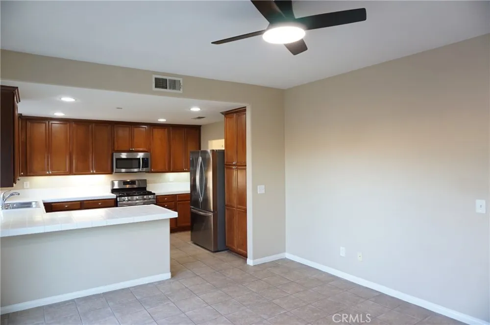 11855 Birch Grove Sylmar, CA 91342