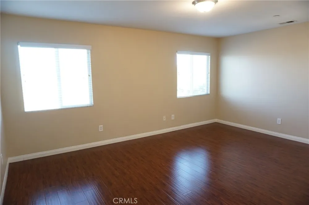 11855 Birch Grove Sylmar, CA 91342