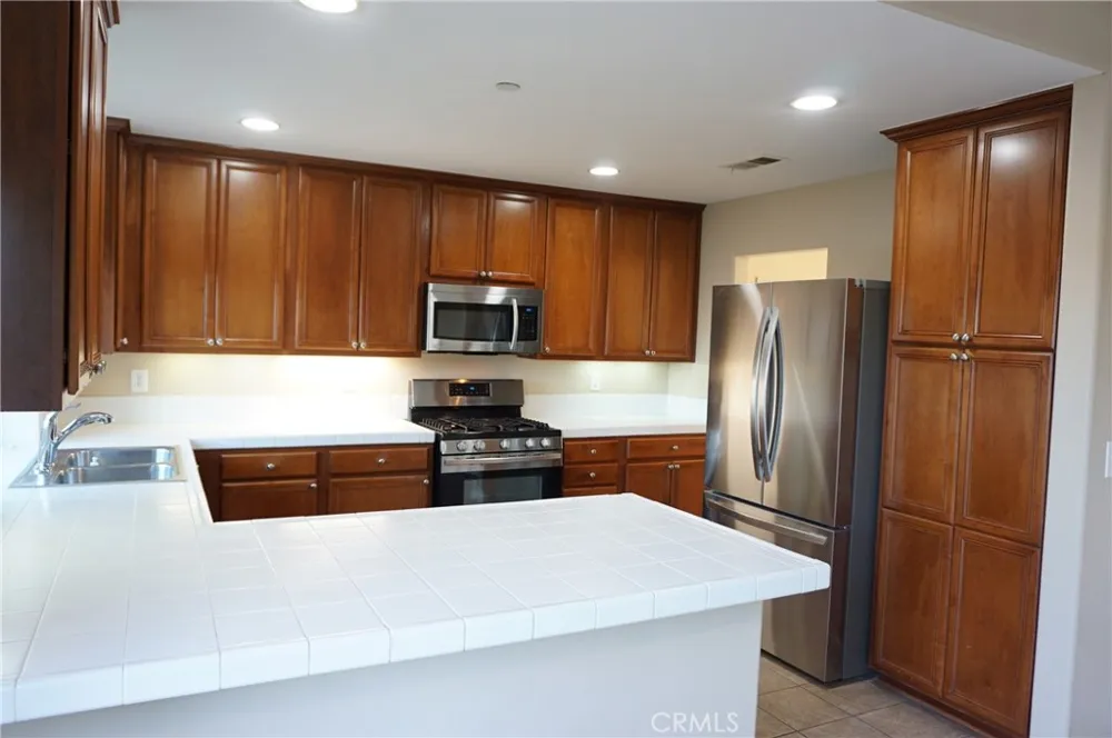 11855 Birch Grove Sylmar, CA 91342