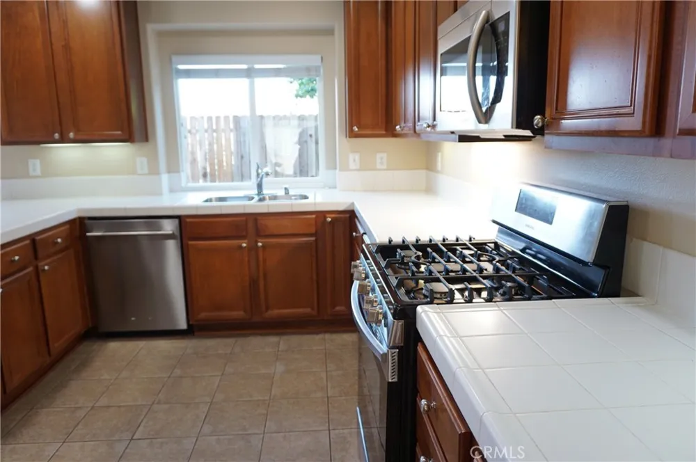 11855 Birch Grove Sylmar, CA 91342