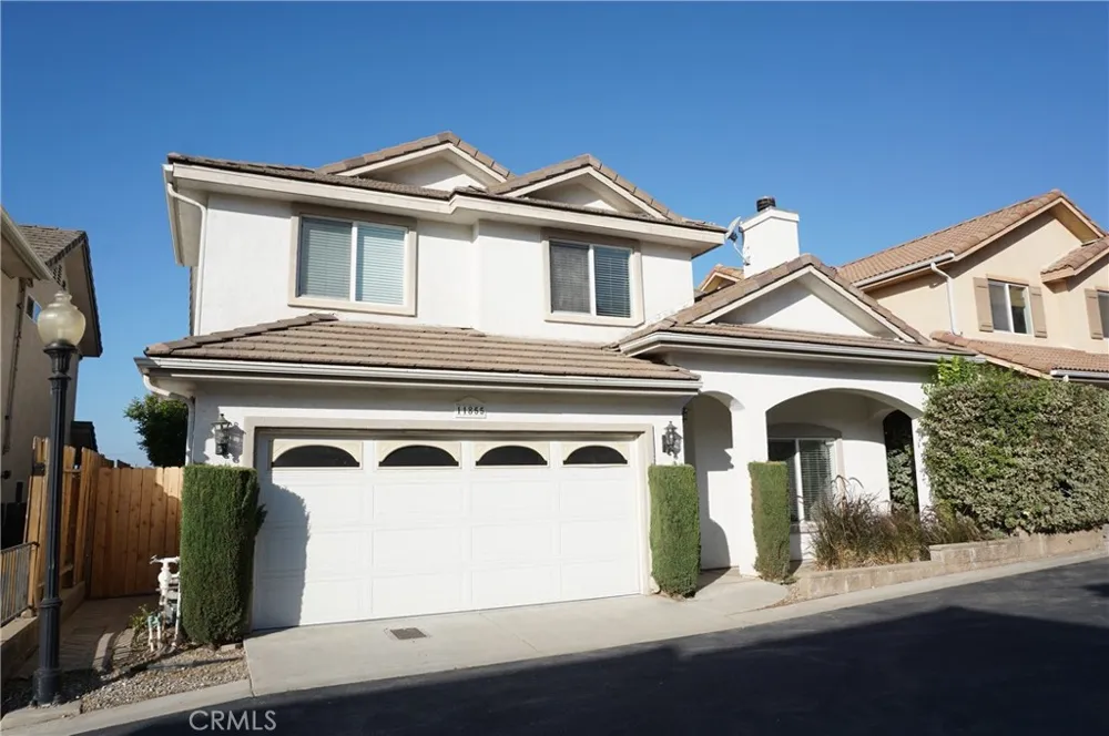 11855 Birch Grove Sylmar, CA 91342