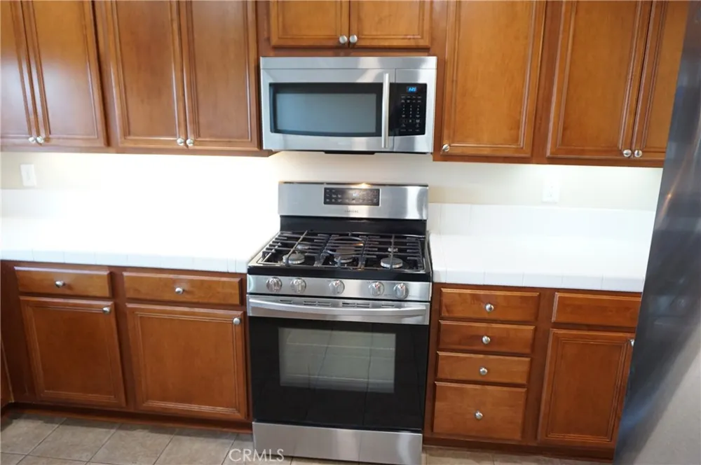 11855 Birch Grove Sylmar, CA 91342