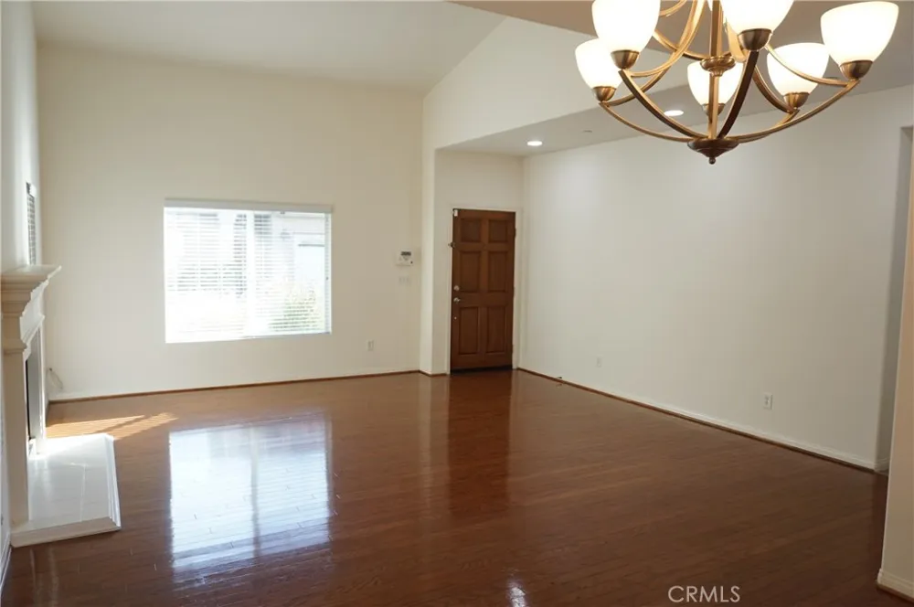 11855 Birch Grove Sylmar, CA 91342