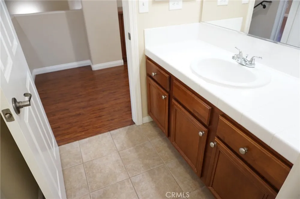 11855 Birch Grove Sylmar, CA 91342