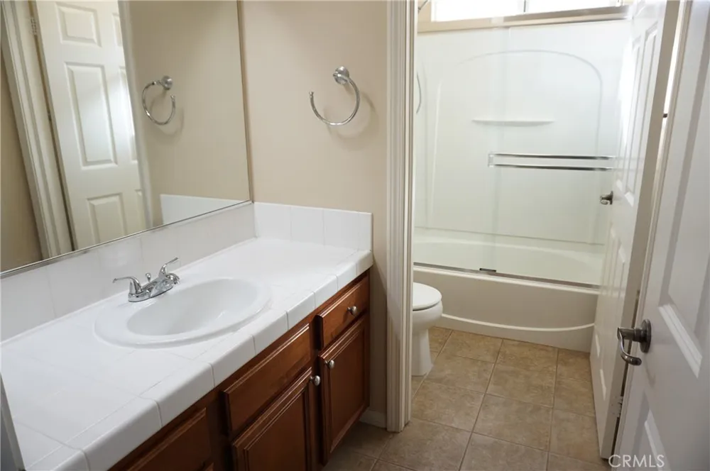 11855 Birch Grove Sylmar, CA 91342