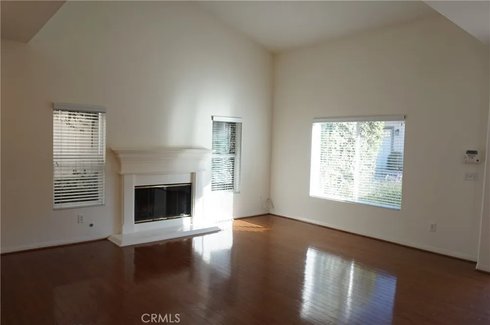 11855 Birch Grove Sylmar, CA 91342