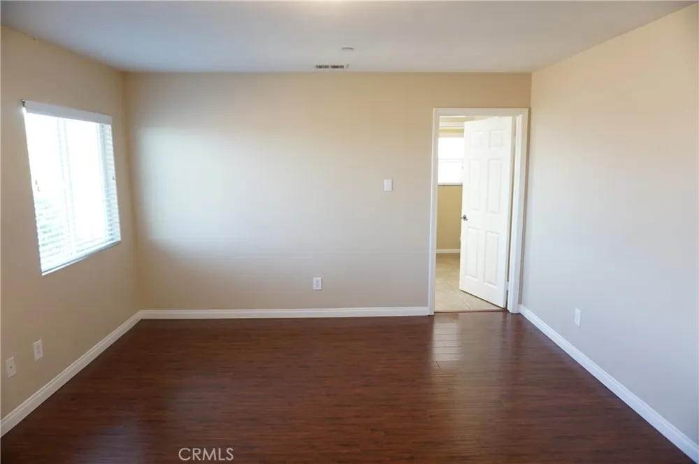 11855 Birch Grove Sylmar, CA 91342