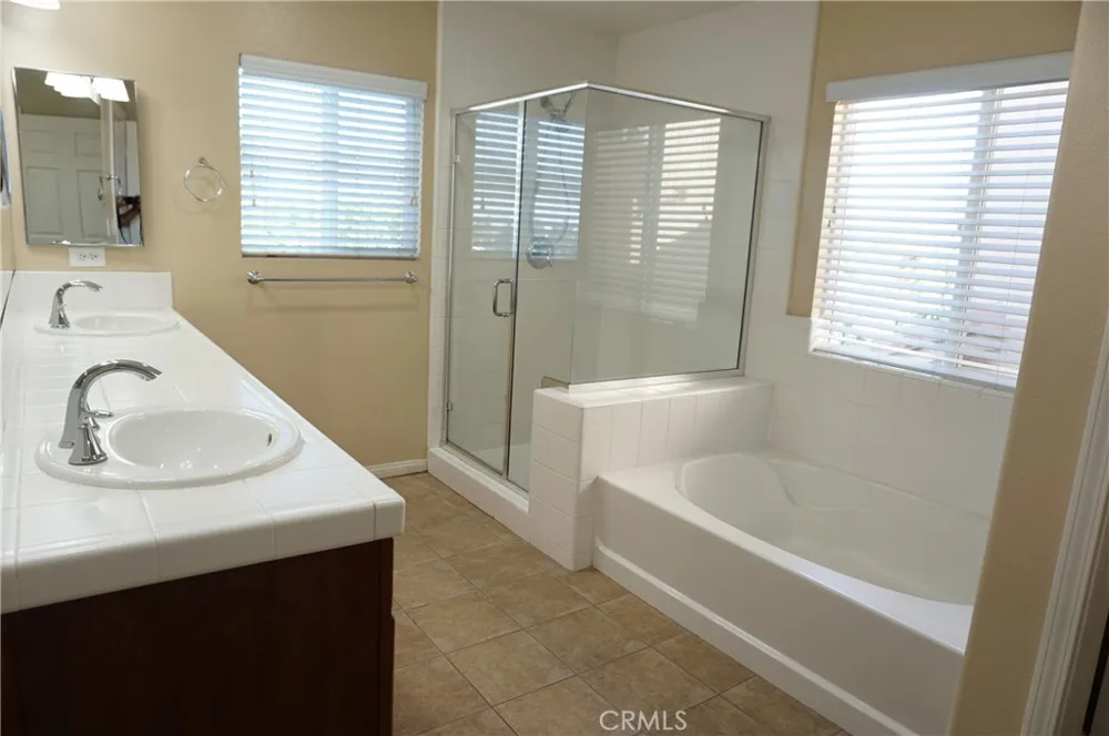 11855 Birch Grove Sylmar, CA 91342