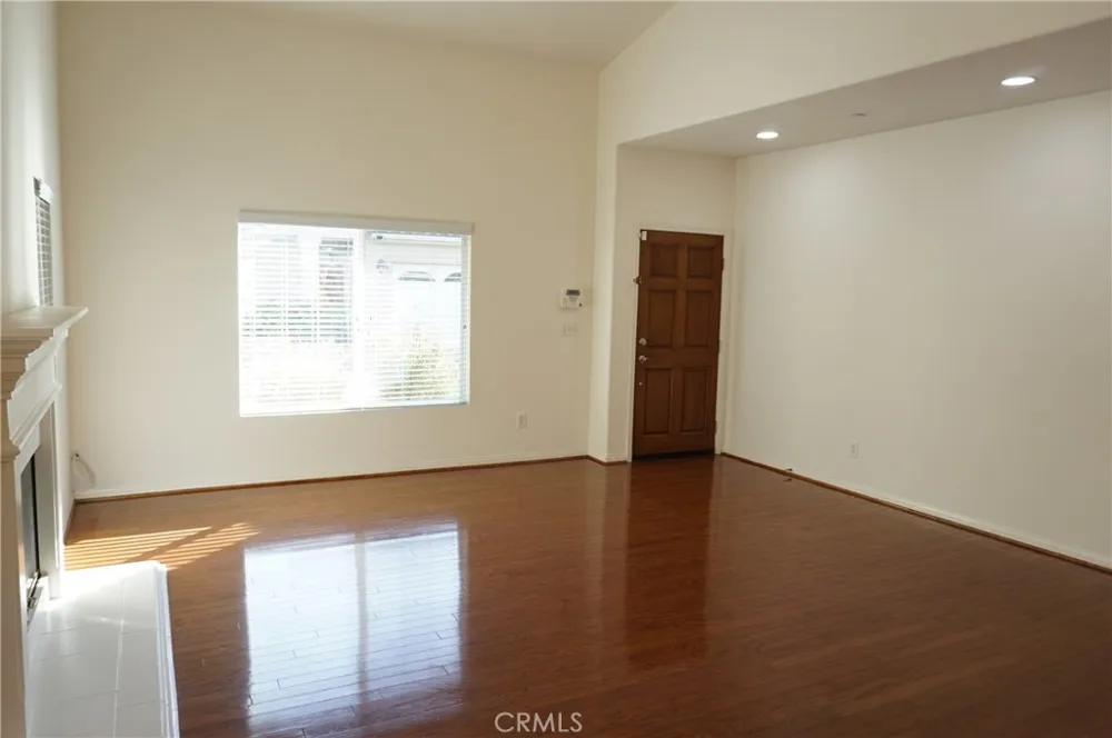 11855 Birch Grove Sylmar, CA 91342