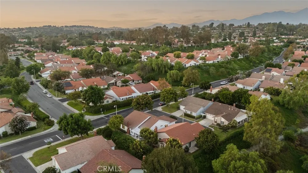 27792 Via Granados Mission Viejo, CA 92692