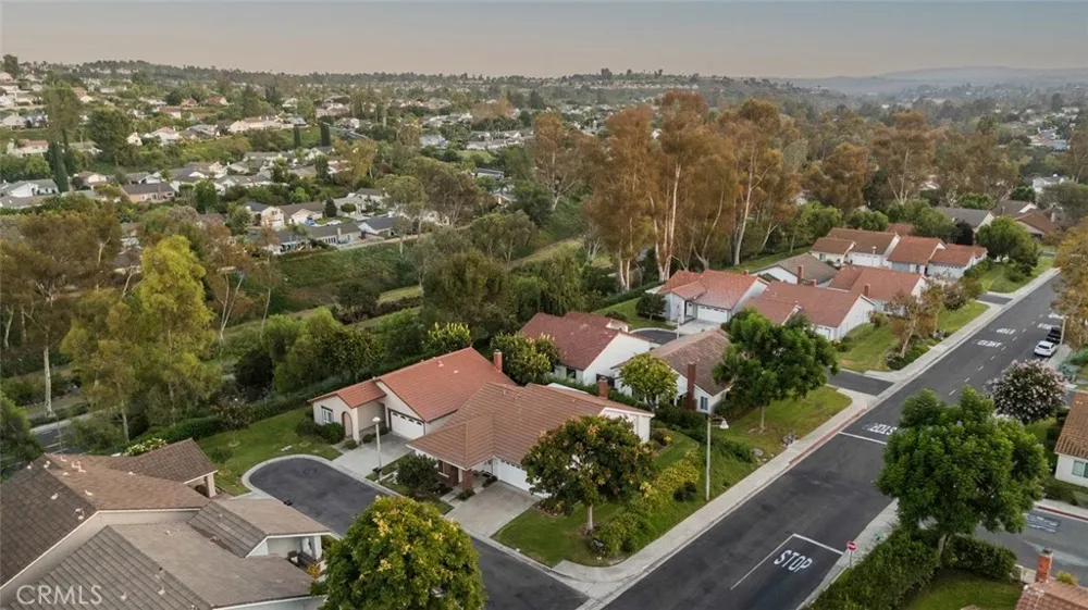 27792 Via Granados Mission Viejo, CA 92692