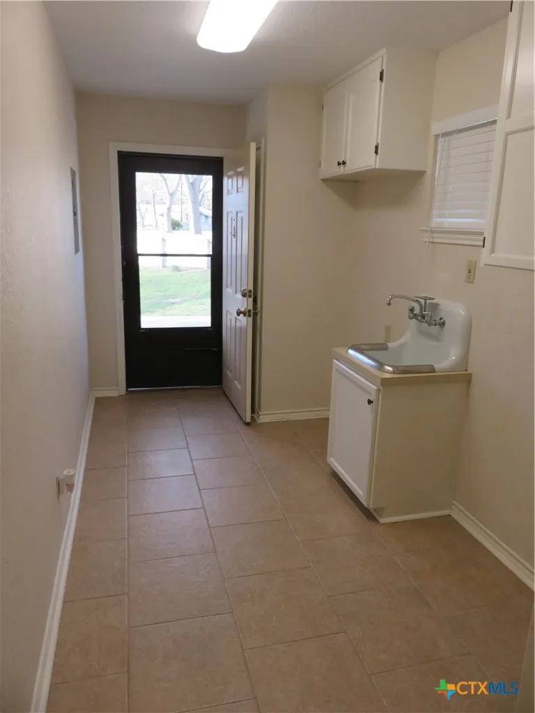 900 Boenig Street Seguin, TX 78155