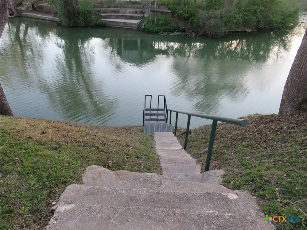900 Boenig Street Seguin, TX 78155