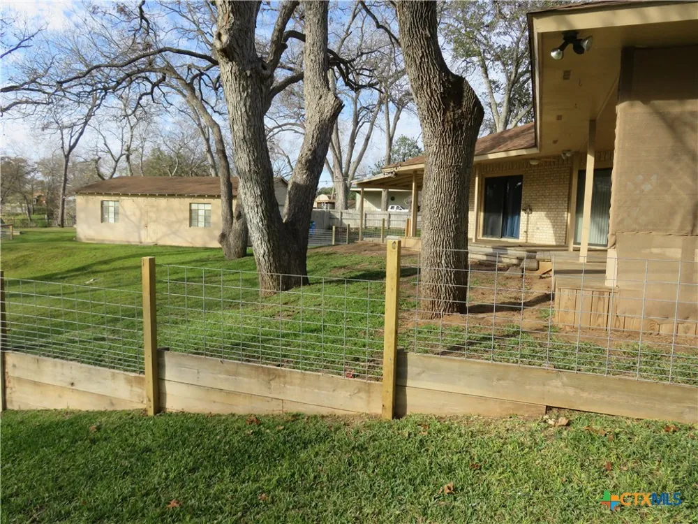 900 Boenig Street Seguin, TX 78155