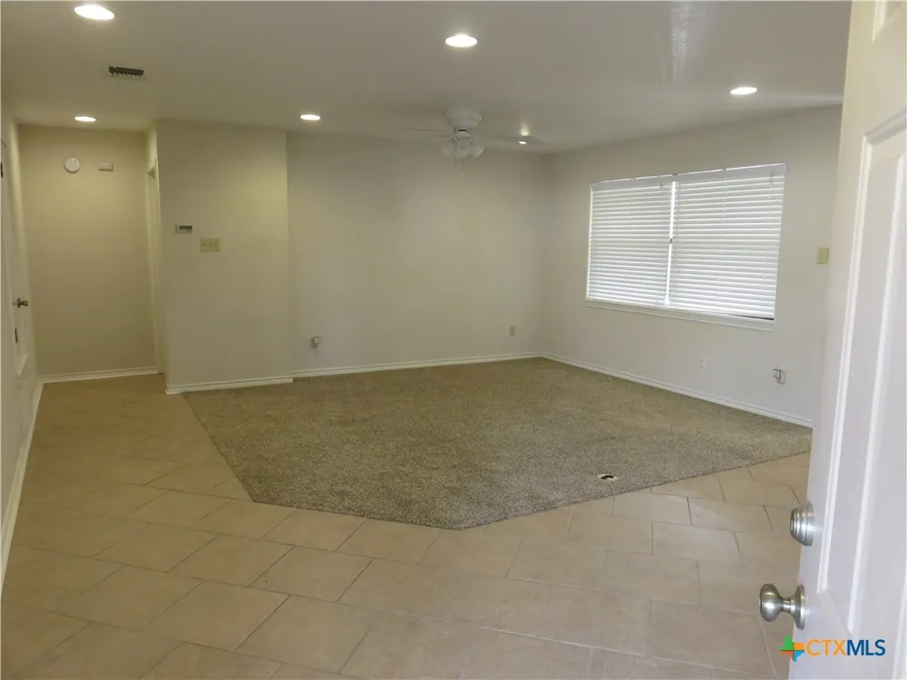 900 Boenig Street Seguin, TX 78155