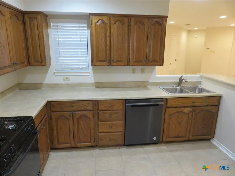 900 Boenig Street Seguin, TX 78155
